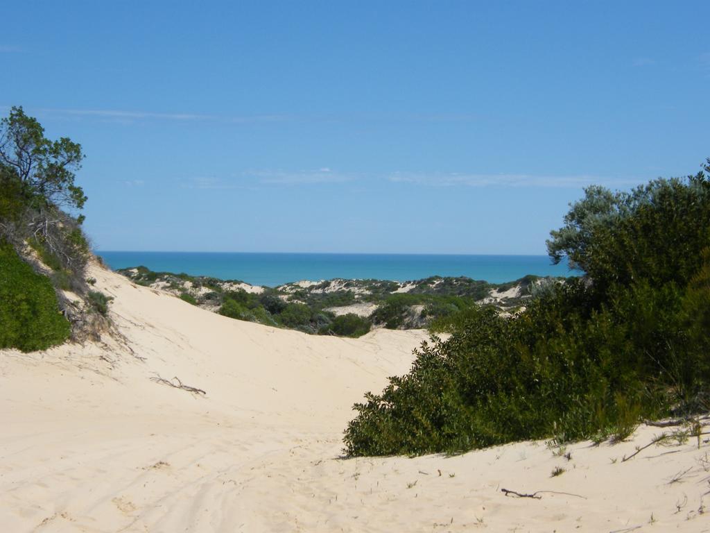 הוילה מנינגי Coorong Waterfront Retreat מראה חיצוני תמונה